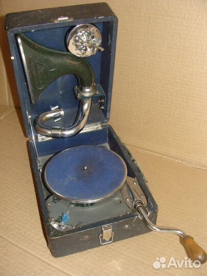 Патефон из СССР /Д
