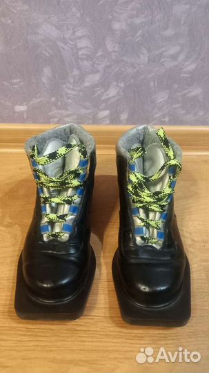 Лыжные ботинки Eksis 35 размер