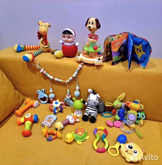 Игрушки и грызунки для малыша