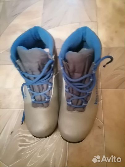 Лыжные ботинки
