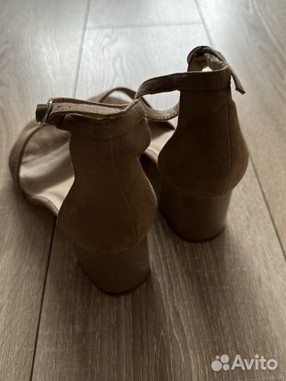 Босоножки, туфли