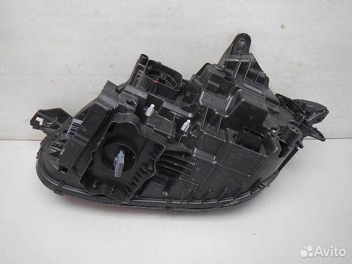 Фара правая Volvo XC90