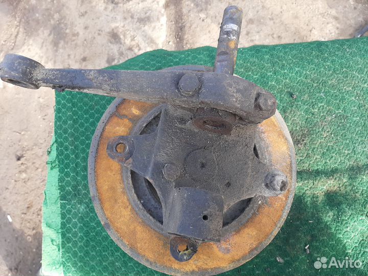 Кулак поворотный правый газель 33021