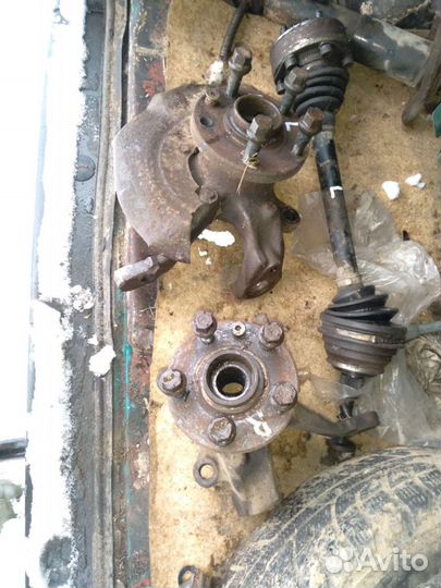 Кулак поворотный Volkswagen Transporter T4