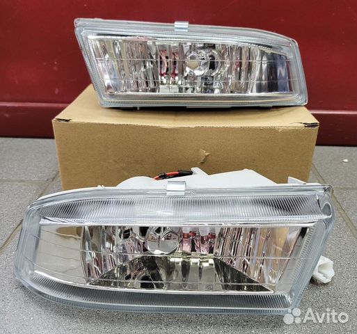 Фара противотуманная L+R Toyota Ipsum 95-01
