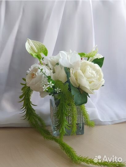 Аренда цветочной композиции на свадьбу