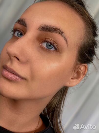 Мастер бровист