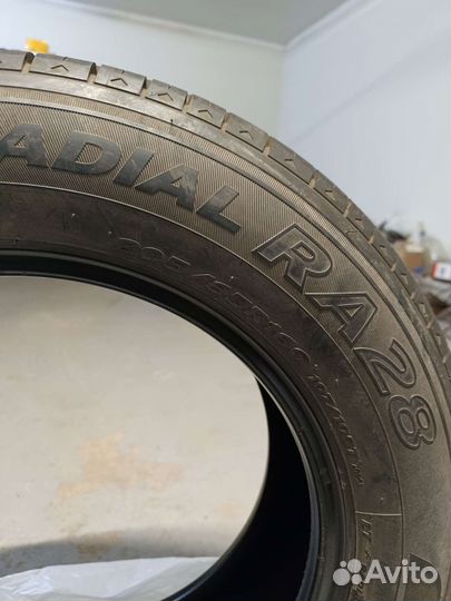 Hankook Radial RA28 205/65 R16C 107T