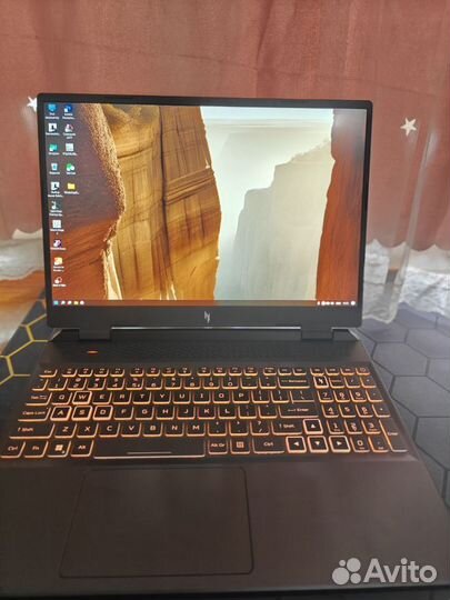 Acer Nitro 16 RTX4060 16GB 1,5TB + ништяки