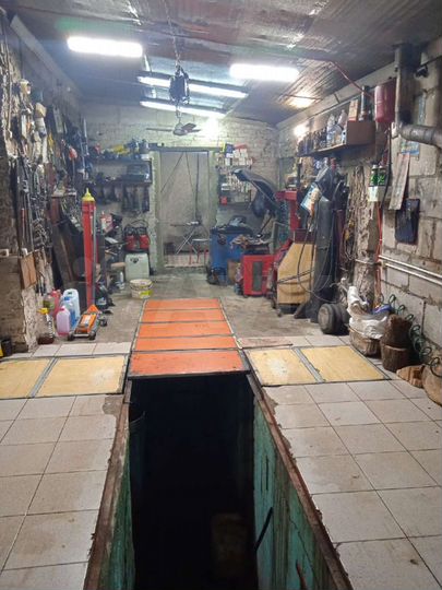 Гараж, > 30 м²