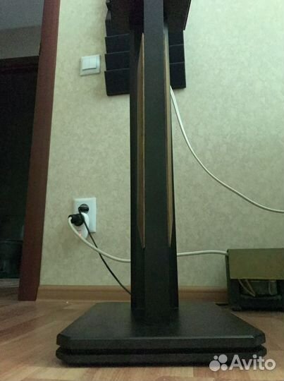 Стойки для полочных колонок из бука и ясеня