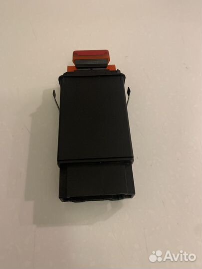 Указатель (кнопка) аварийной сигнализации