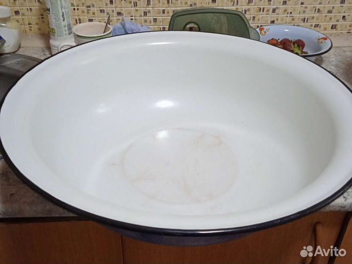 Таз эмалированный