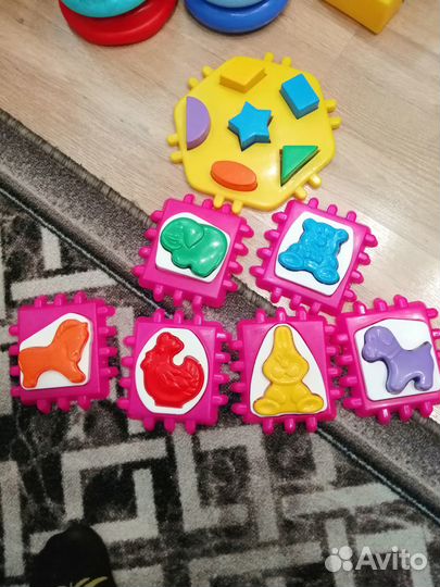 Кубики, сортеры, пирамидки