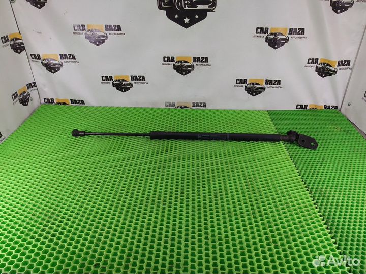 Амортизатор крышки багажника Volvo XC60