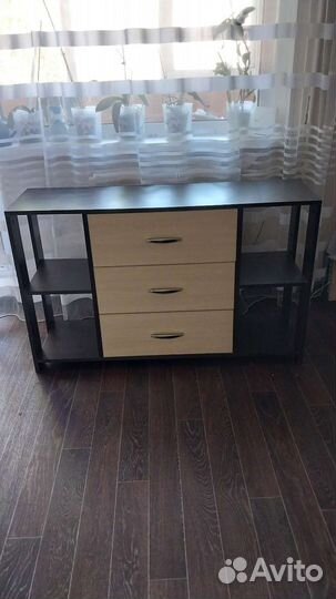 Полка под телевизор