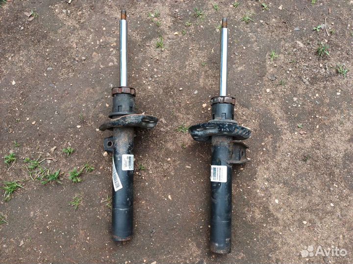 Амортизатор передний фольксваген VAG 5C0413031J