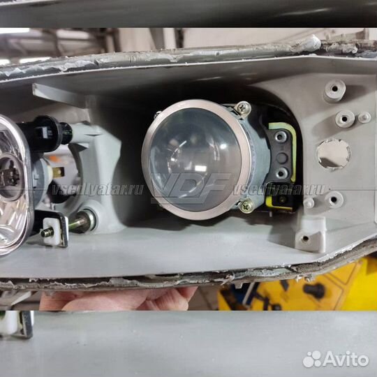 Переходные рамки для замены линз в фарах Mazda Cro