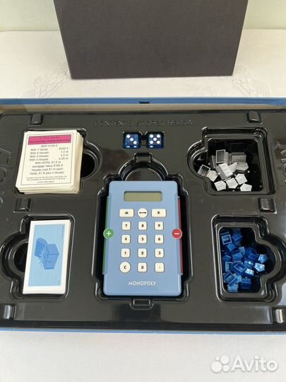 Монополия с кредитными картами привезли из США