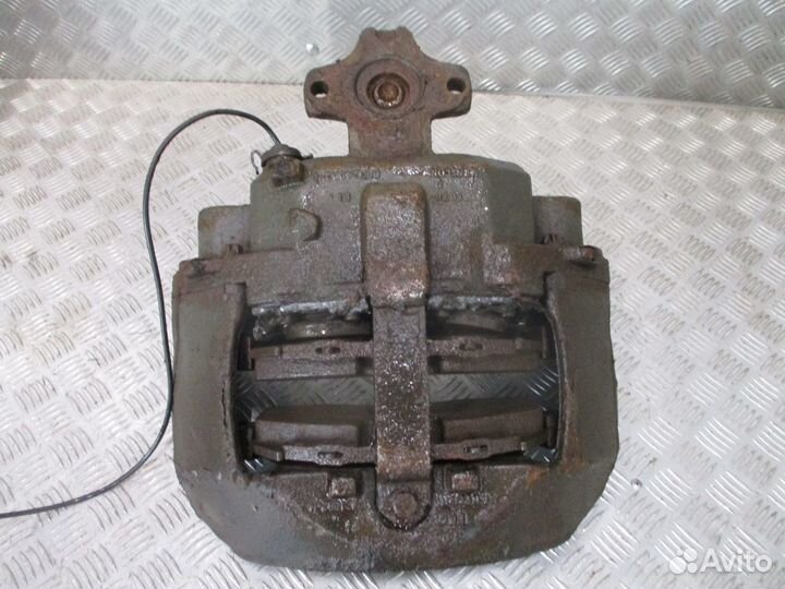 Суппорт передний правый Volvo 20527037