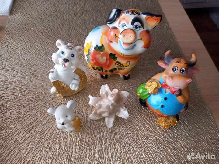 Статуэтки современные