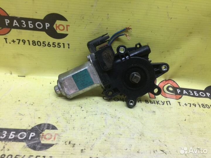 Мотор стеклоподъемника задний правый Nissan Teana