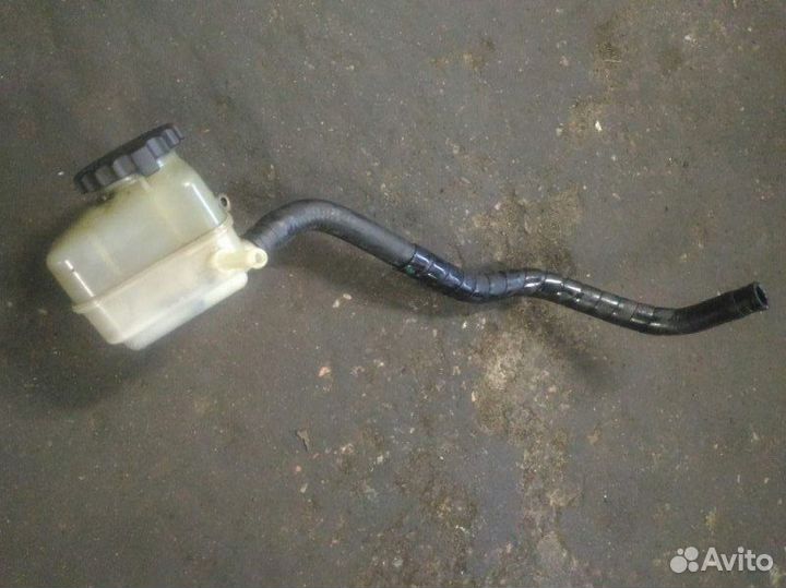 Бачок гур Toyota Avensis T220 1zzfe