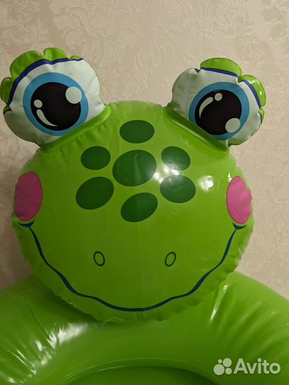 Надувное кресло для детей intex