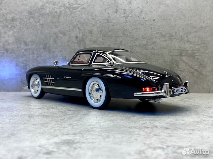 Модель Mercedes-Benz 300 SL Black 1:24