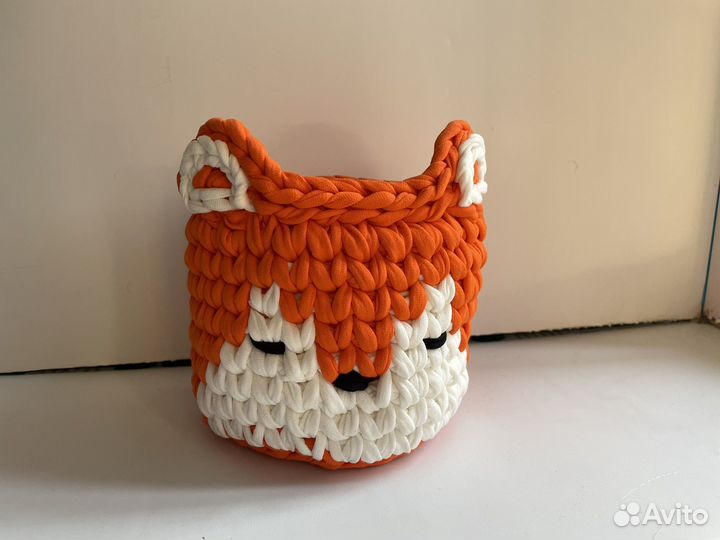 Вязаная корзинка