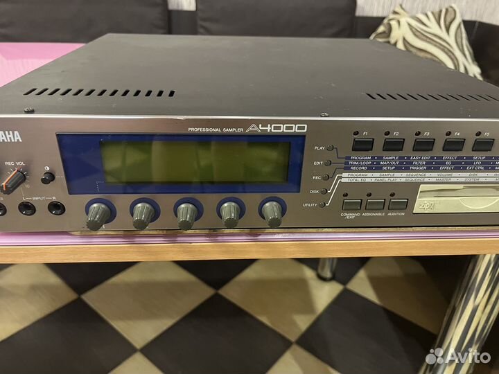 Yamaha A4000