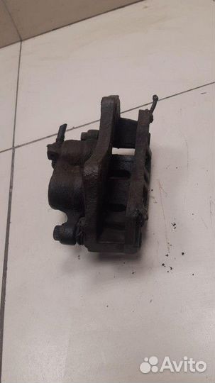 Суппорт передний правый Mitsubishi Pajero Sport