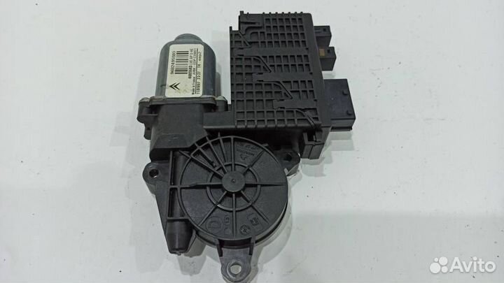 Моторчик переднего правого стеклоподъемника