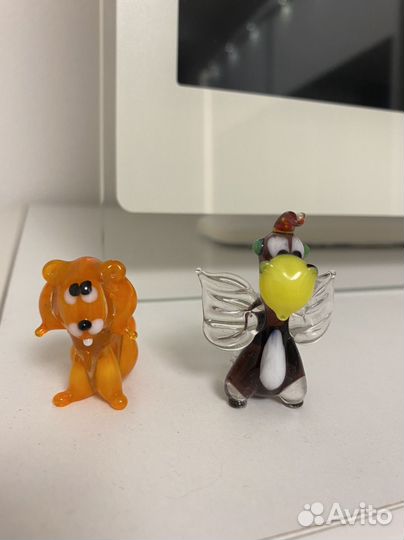 Фигурки стеклянные лев и дракон