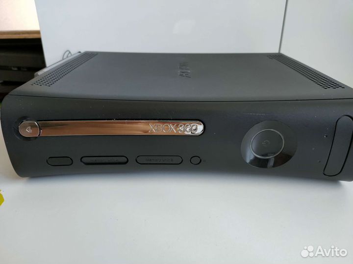 Игровая приставка Xbox 360