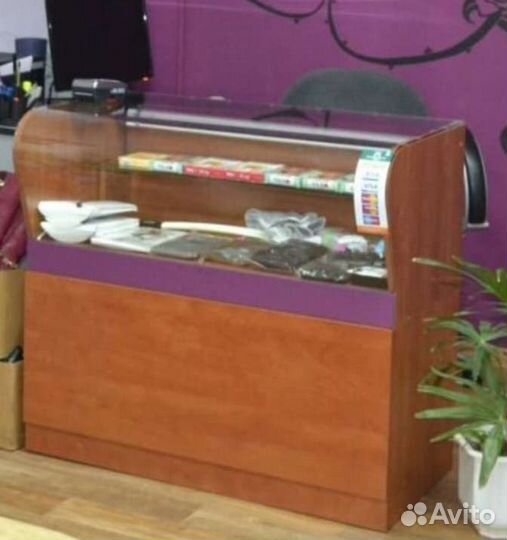 Шкаф витрина