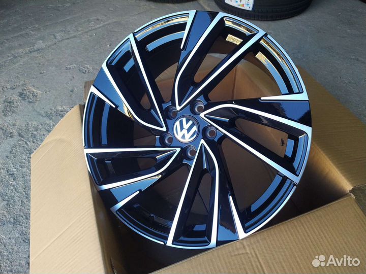 Диски R19 Volkswagen Tiguan R-Line Adelaide style