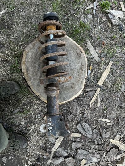 Стойка передния в сборе ауди в4