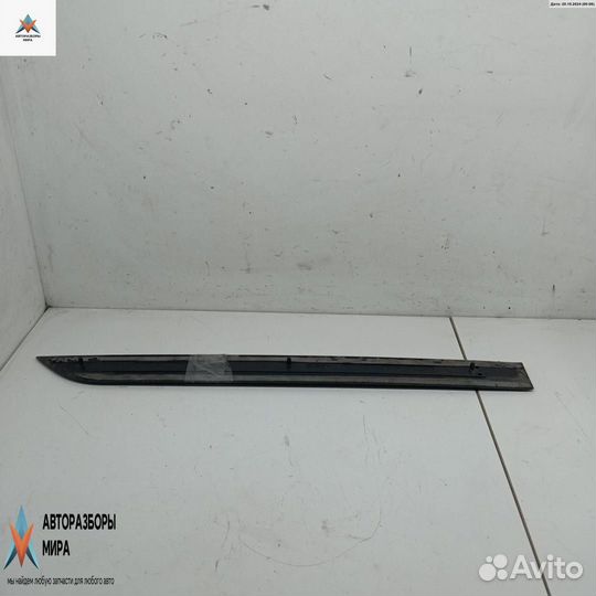 Молдинг двери задней левой Ford Focus рест. 2002