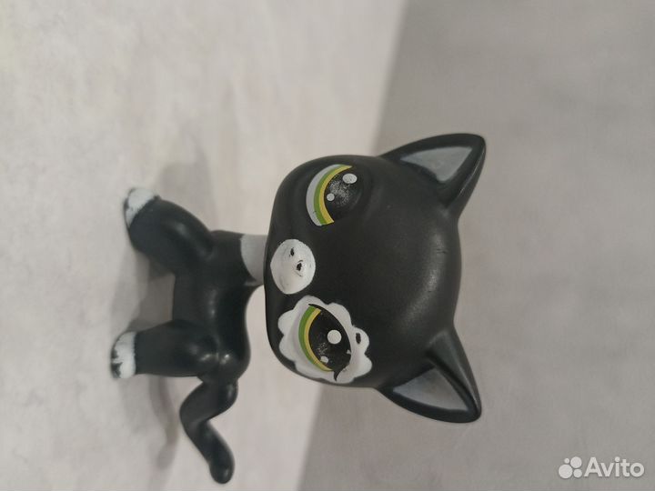 Lps кошка стоячка