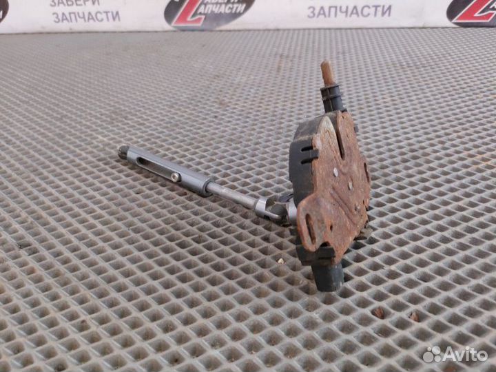 Замок капота Ford Focus 2 1.6 2005-2008