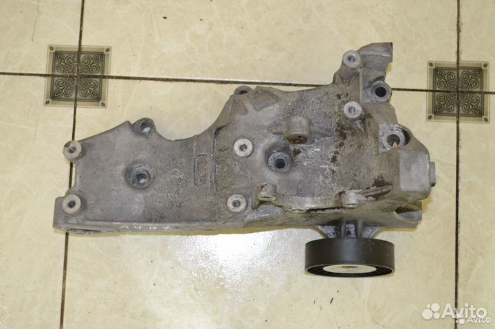 Кронштейн генератора Audi А4 B7