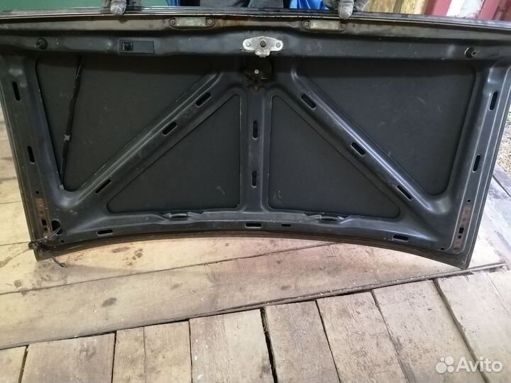 Крышка багажника мерседес 123