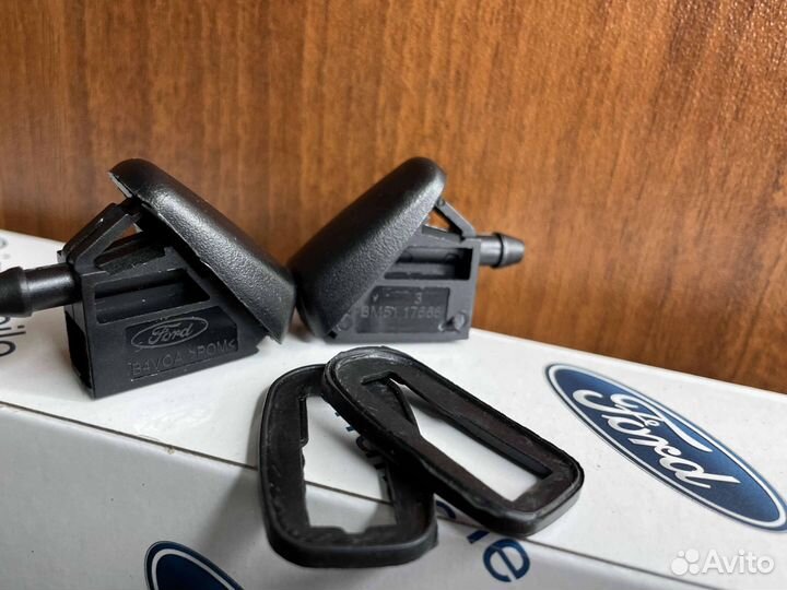 Комплект веерных форсунок омывателя Форд Фокус