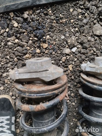 Передние амортизаторы