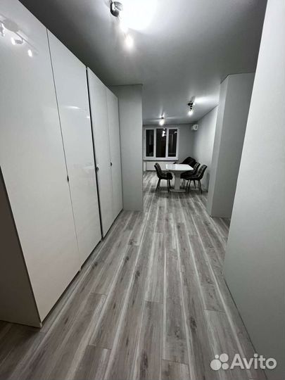 Укладка ламината и малярные работы