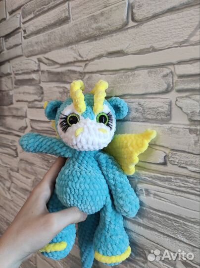 Вязаная игрушка дракон