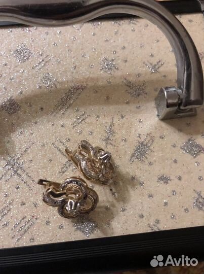 Золотые серьги