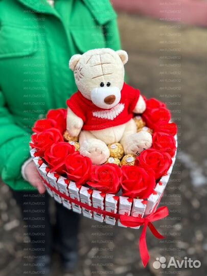 Сладкий шоколадный подарок букет киндер торт