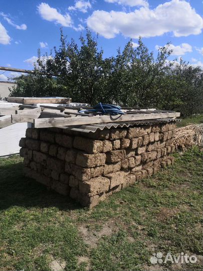 Саманный кирпич